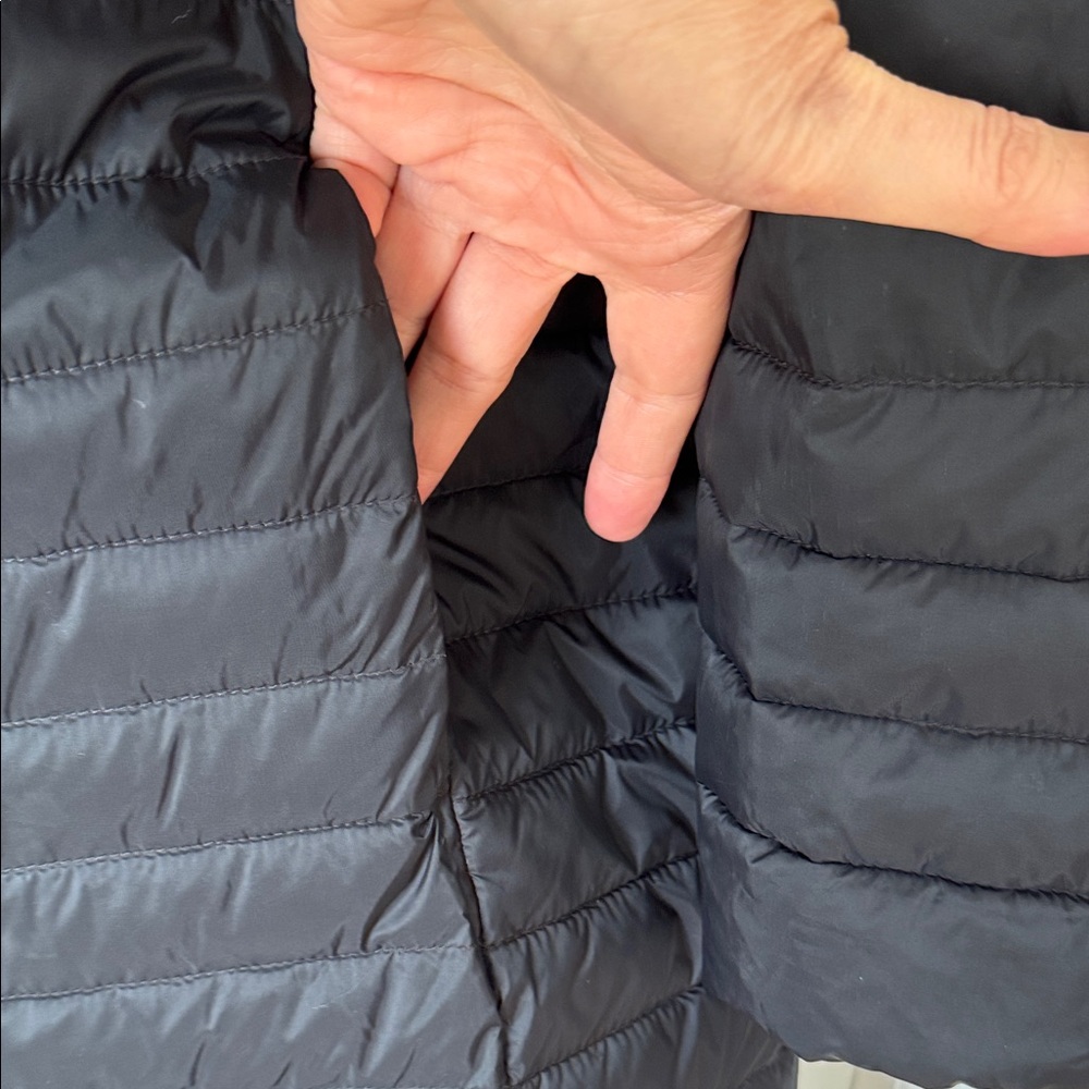 Old Navy Water-Resistant Narrow-Channel Quilted Long Puffer Coat - Black - XL - Picture 4 of 10